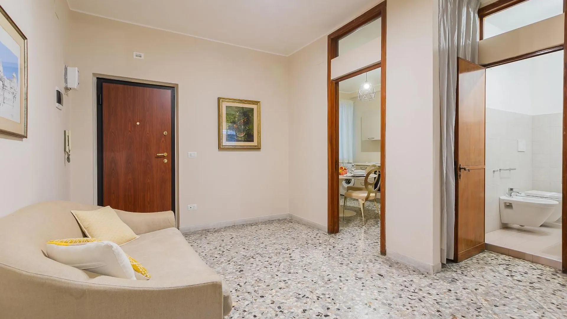 Piccinni Guesthouse By Apulia Accommodation 巴里 0*,  意大利