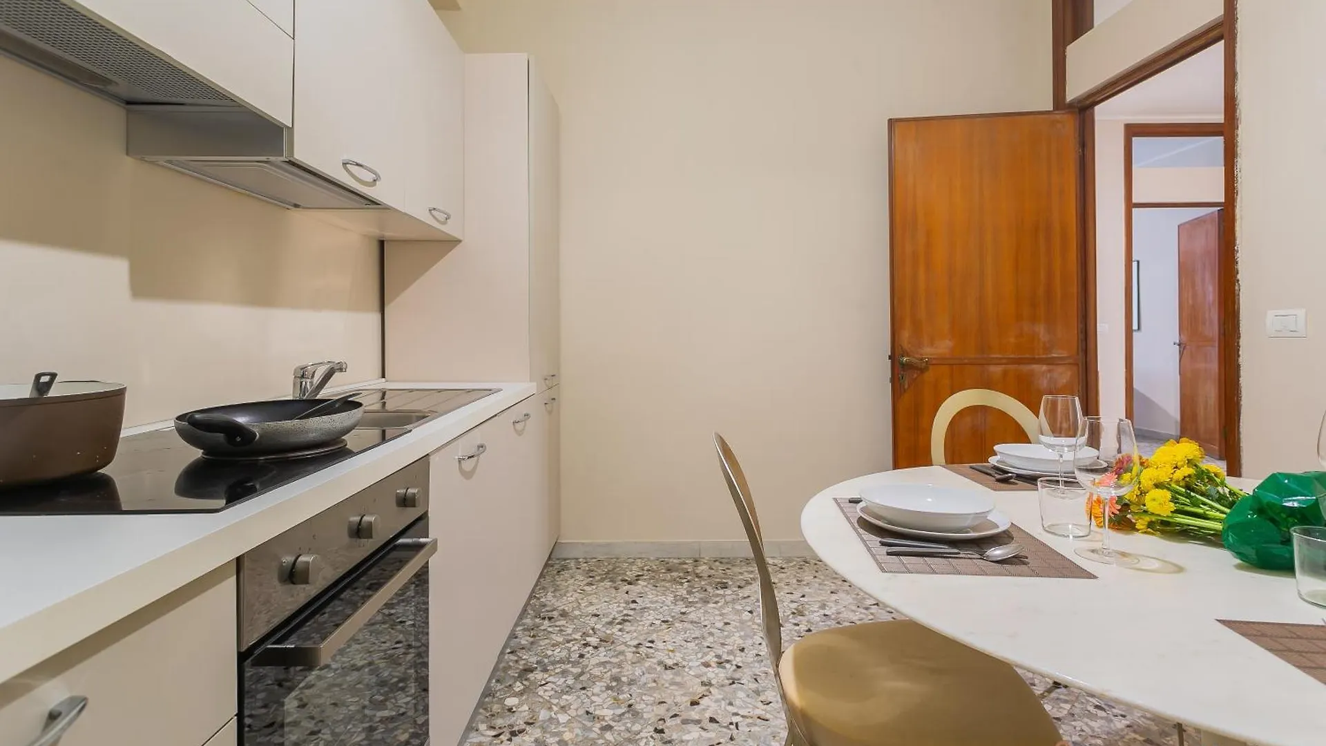 Piccinni Guesthouse By Apulia Accommodation 巴里 0*,
